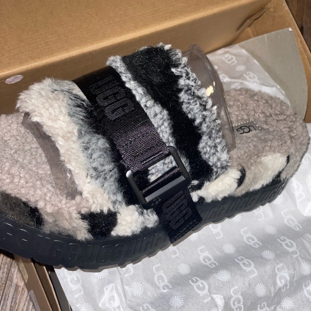 UGG FLUFFITA CALI COLLAGE SLIDES